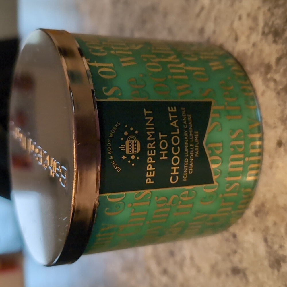 Peppermint hot chocolate candle by bath and body works